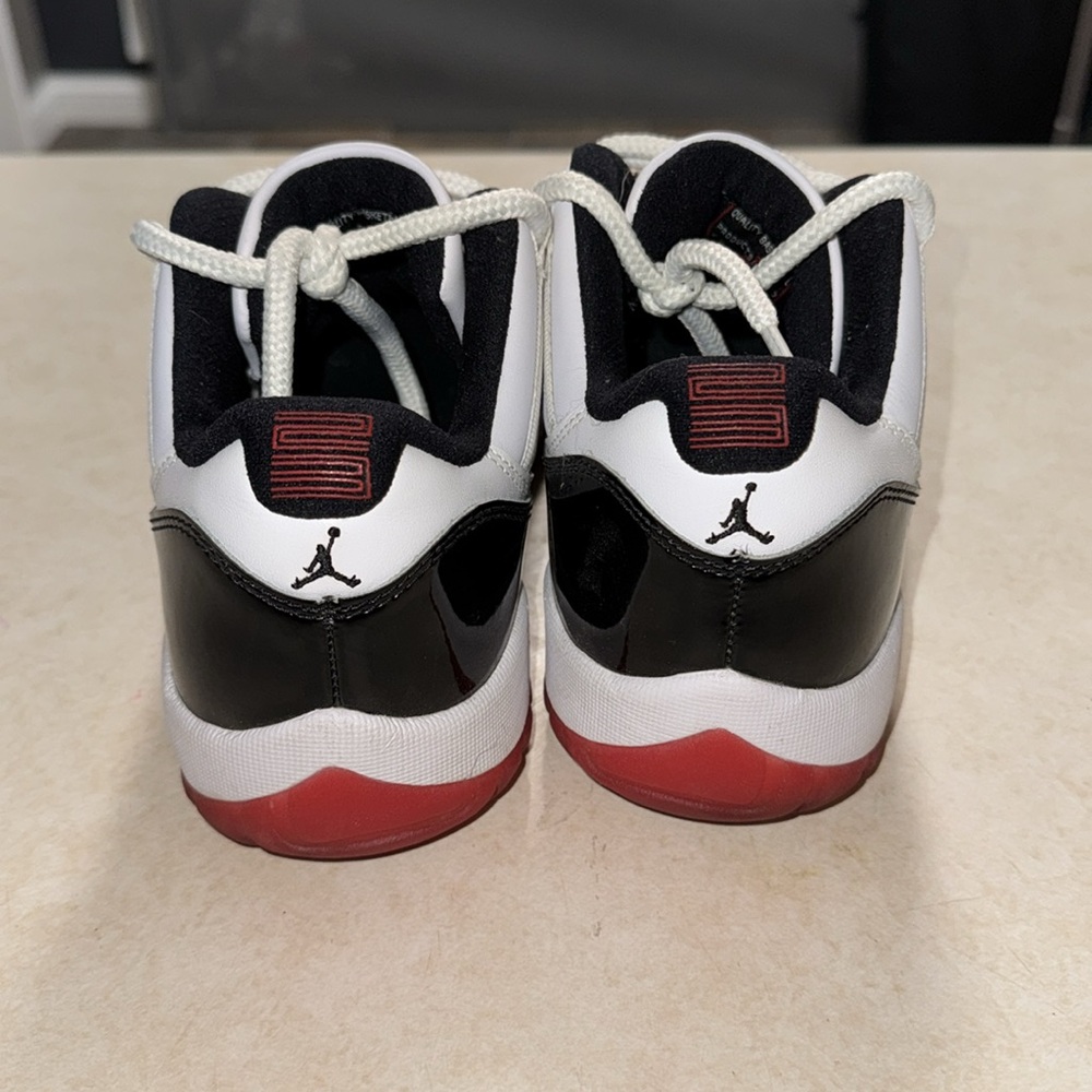 Air Jordan 11 Retro Low Concord Bred - Picture 4 of 7